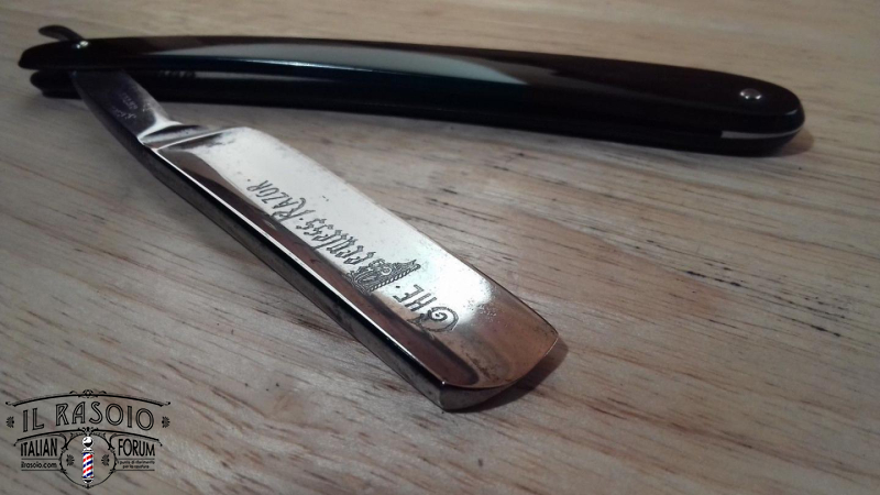 razor4