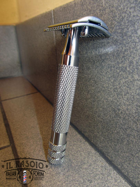 Saponi da barba + rasoio 06