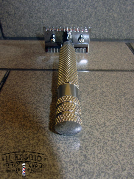Saponi da barba + rasoio 07