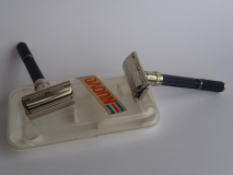 Gillette adj black long handle